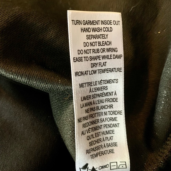 040 RICKI’S plus silver sparkly top - Picture 5 of 6